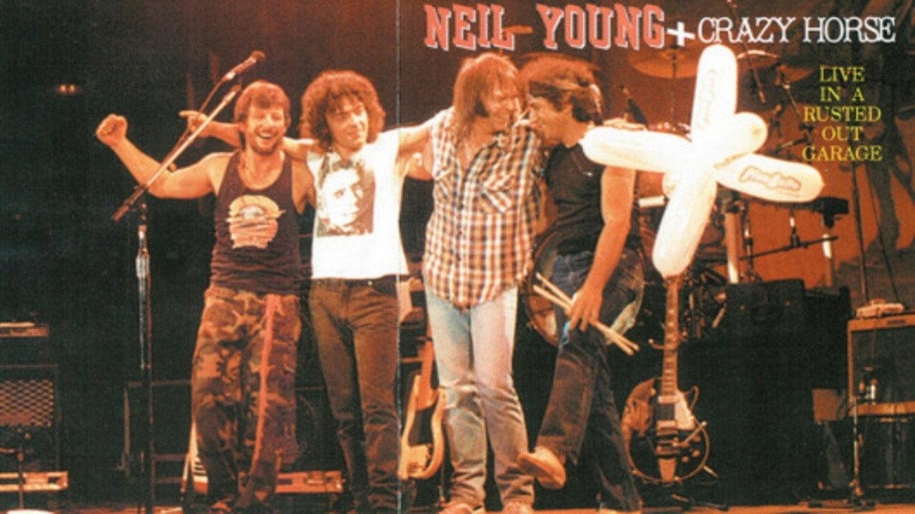 Neil Young & Crazy Horse - In a Rusted Out Garage 1986 movie scene