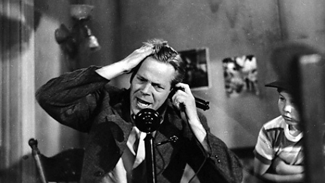 Chicago Calling 1951 movie scene