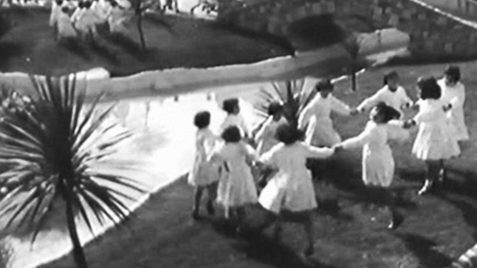 Su obra de amor 1953 movie scene