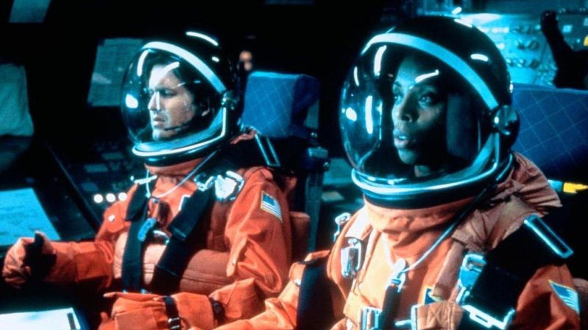 Max Q: Emergency Landing 1998 movie scene