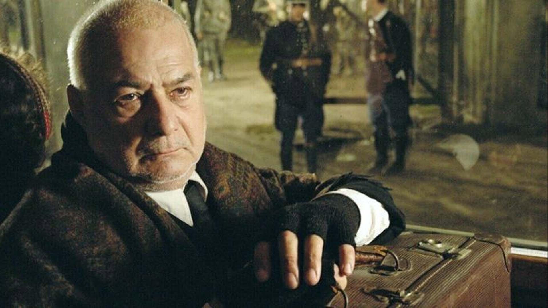 Monsieur Max 2007 movie scene