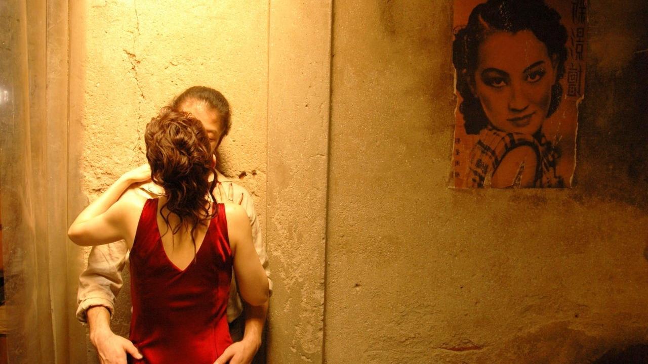 Invisible Waves 2006 movie scene