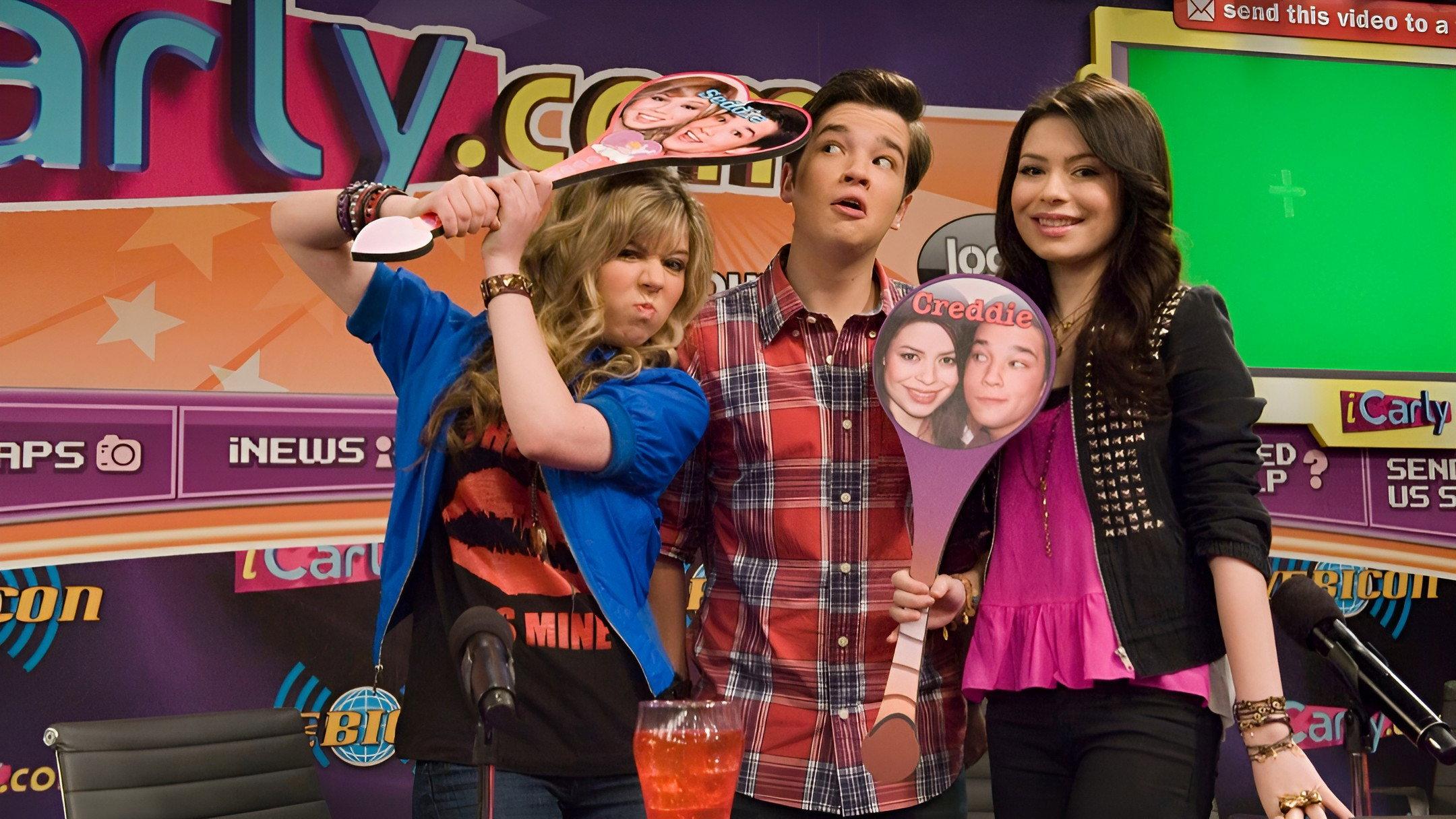 iCarly: iStart a Fan War 2010 movie scene