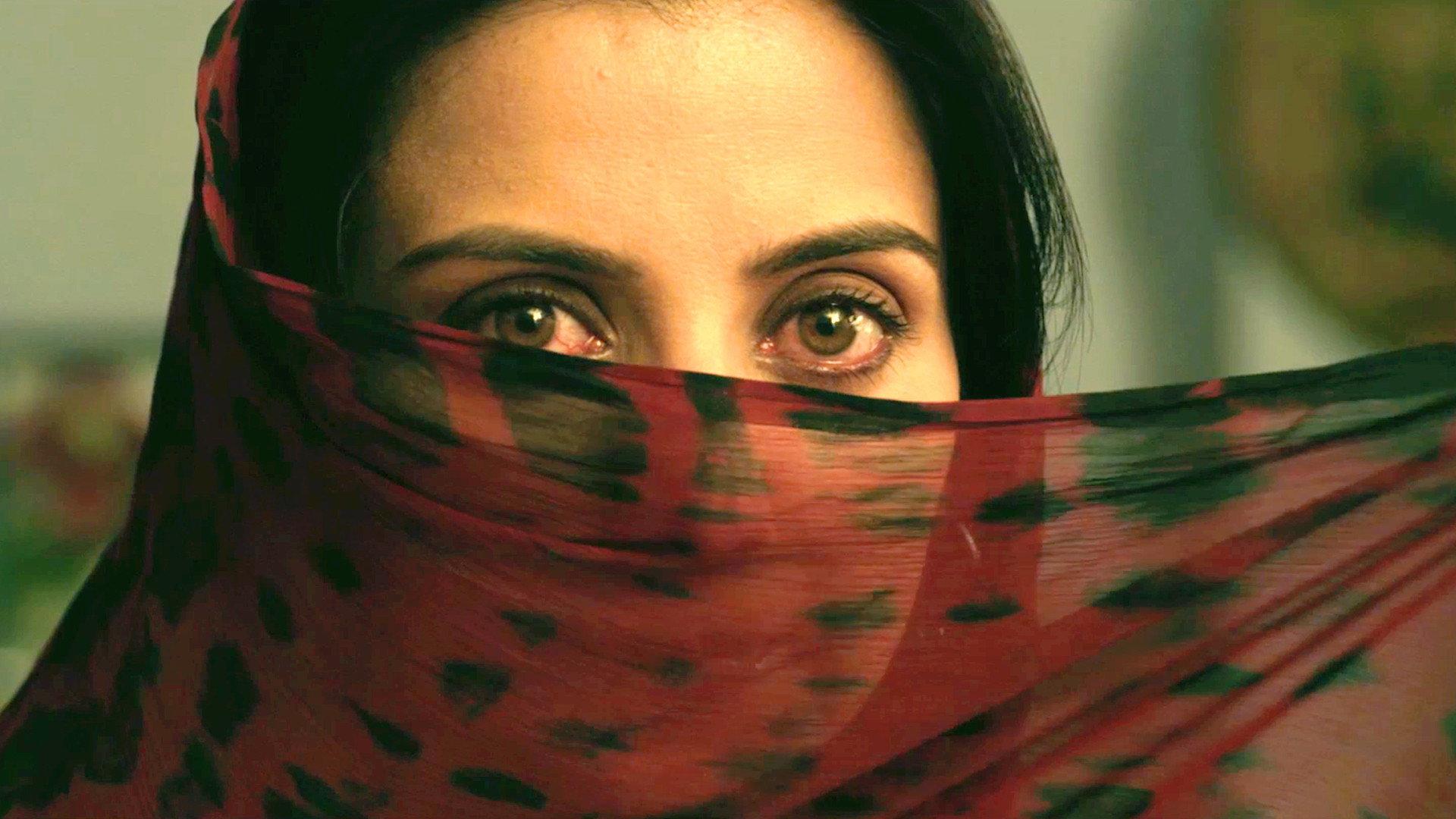 Needhi Singh 2016 movie scene