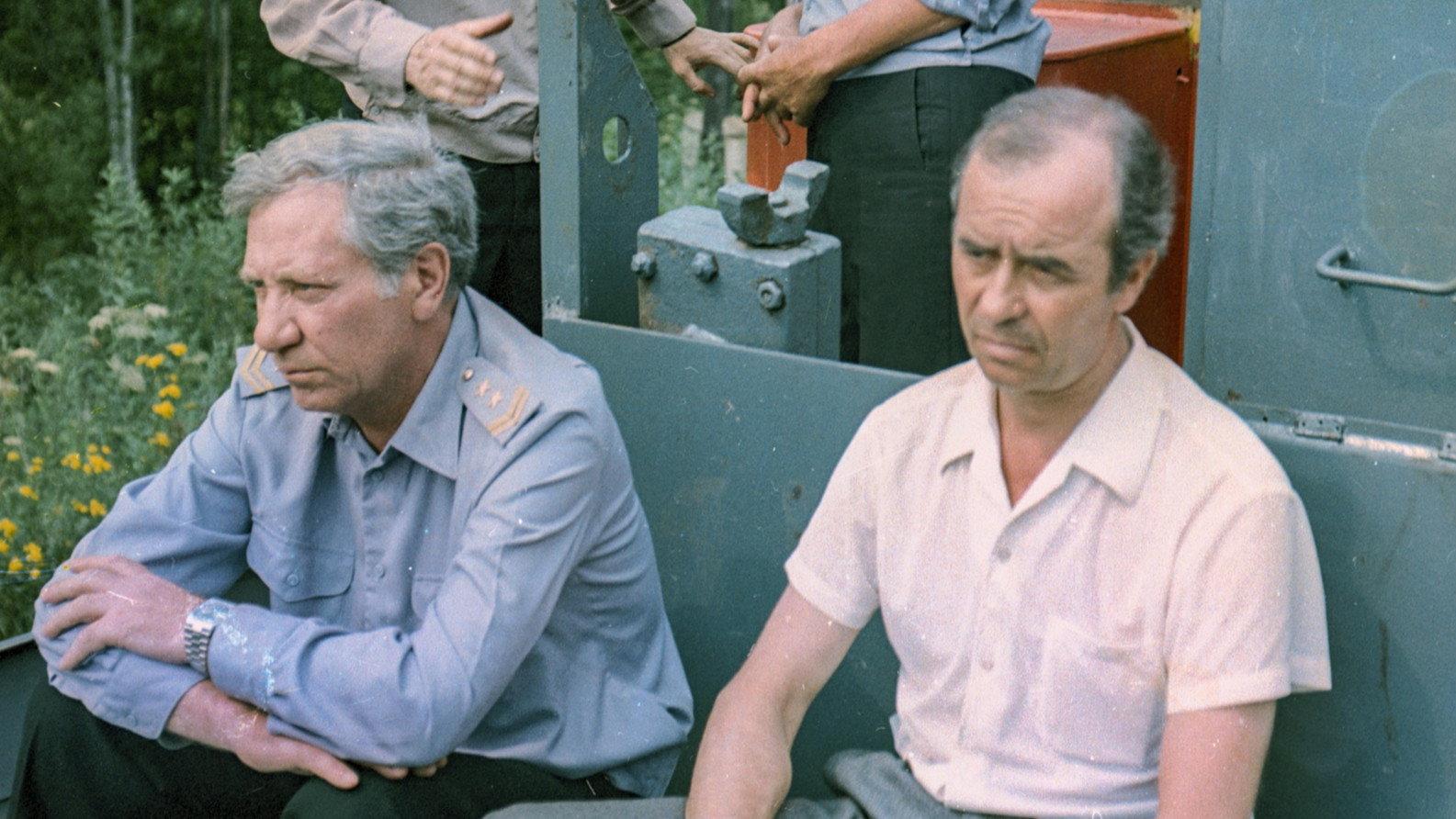 The Train Has Stopped 1982 movie scene