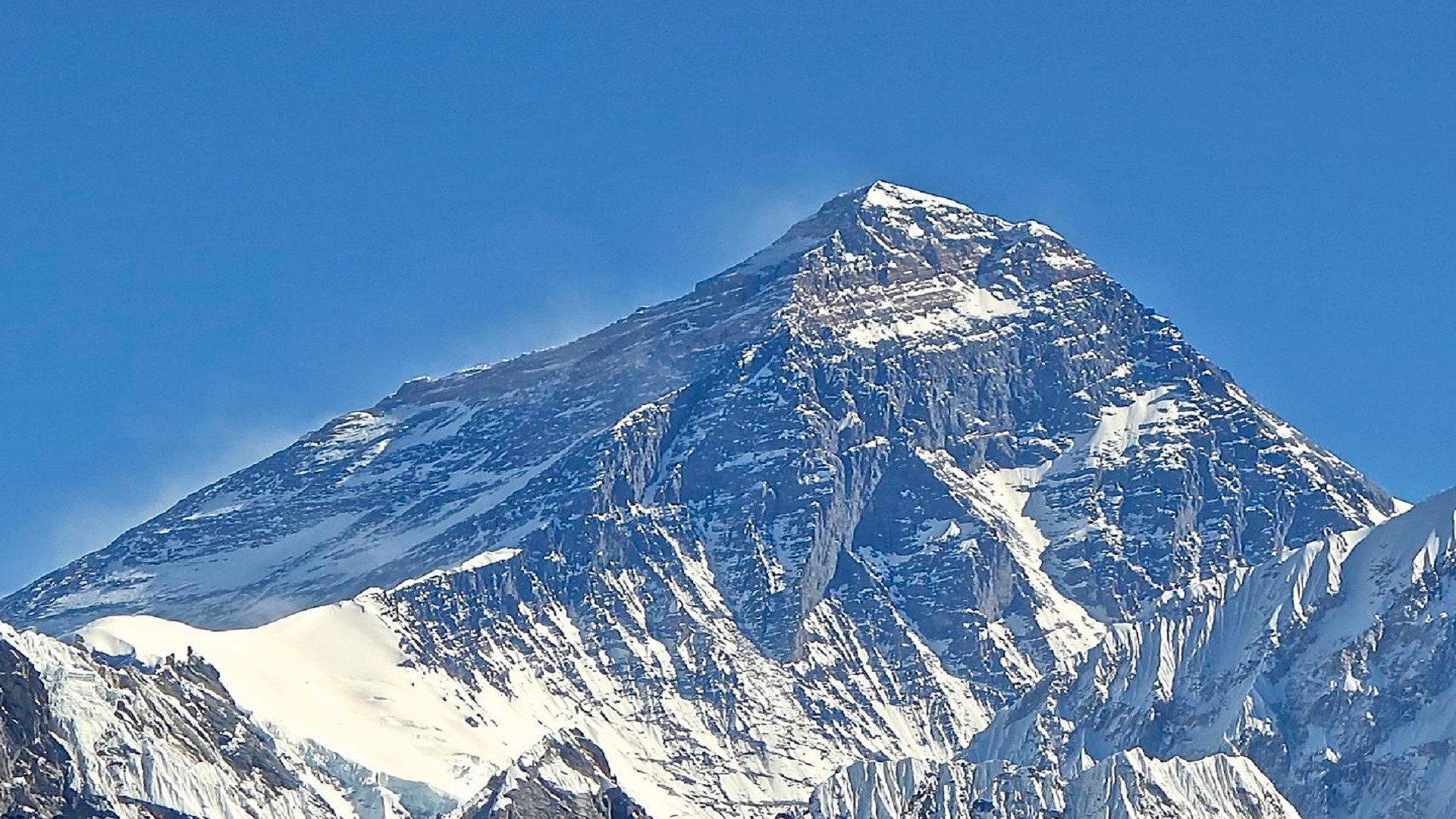 Eye To Eye With Everest 2012 movie scene