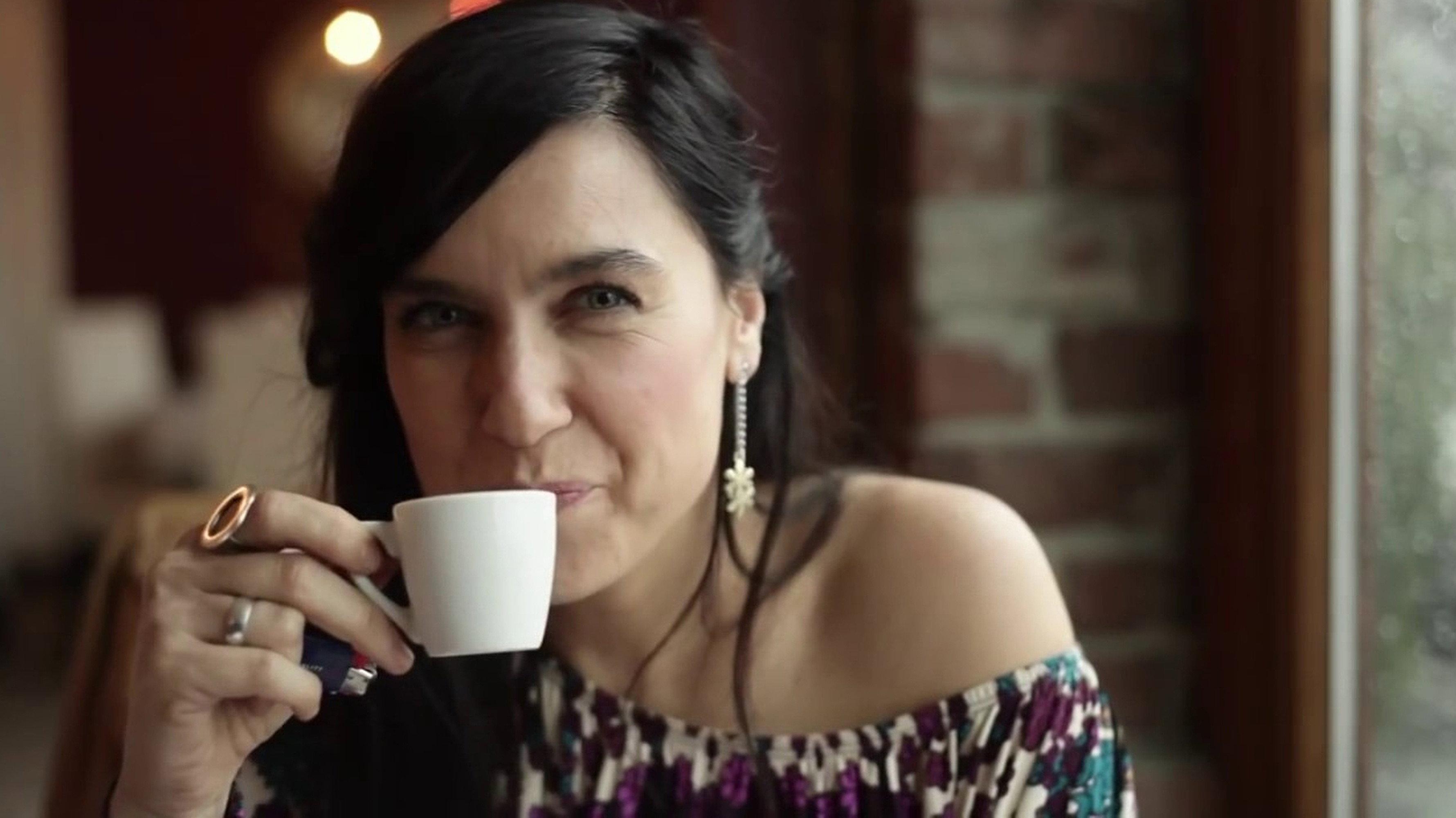 Kafe 2010 movie scene