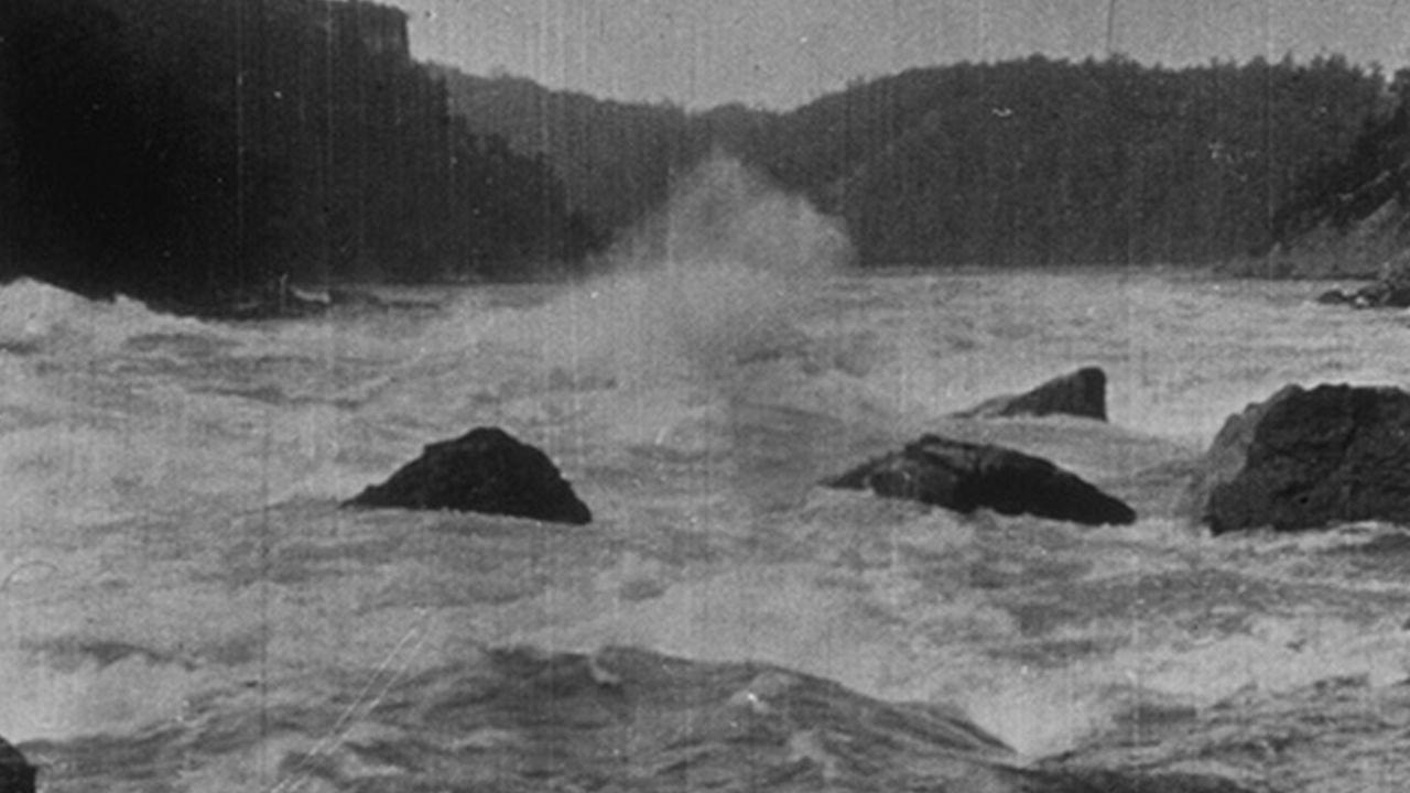 Niagara, les rapides 1896 movie scene