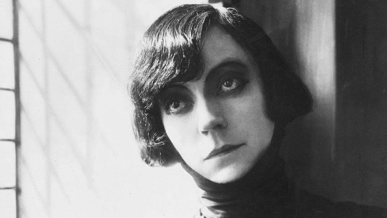 Hamlet 1921 movie scene
