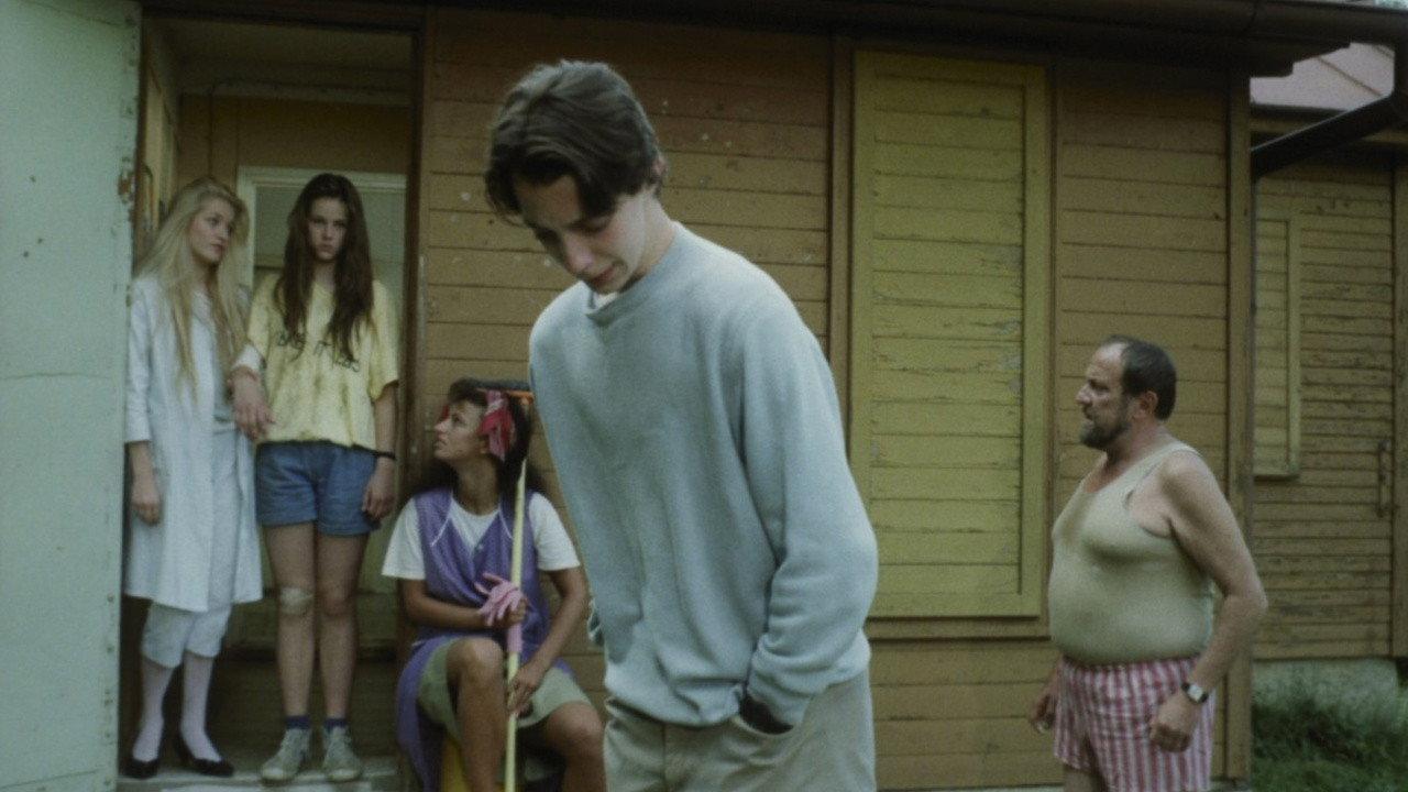 Let's All Sing Around 1991 movie scene