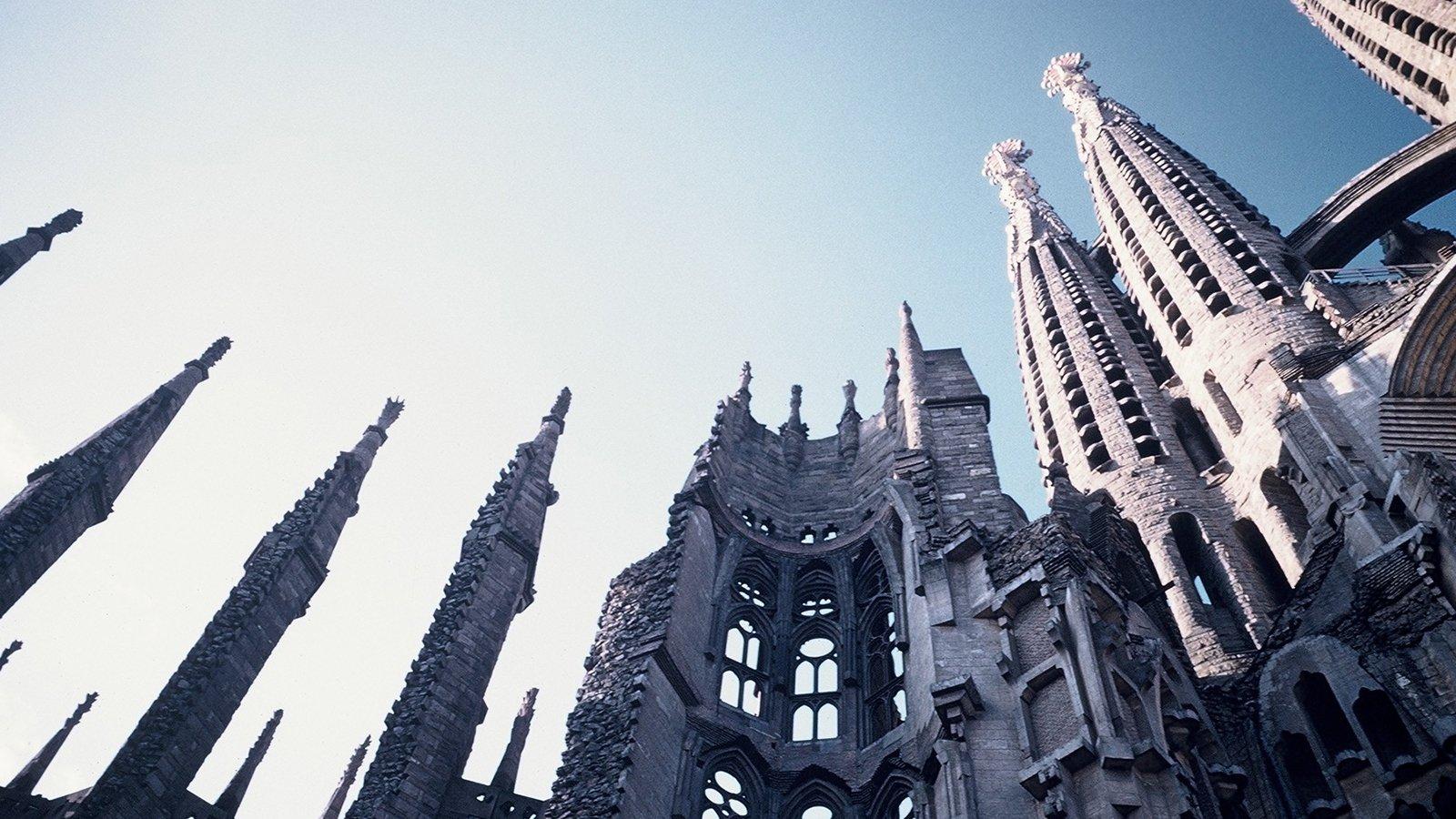 Antonio Gaudí 1984 movie scene
