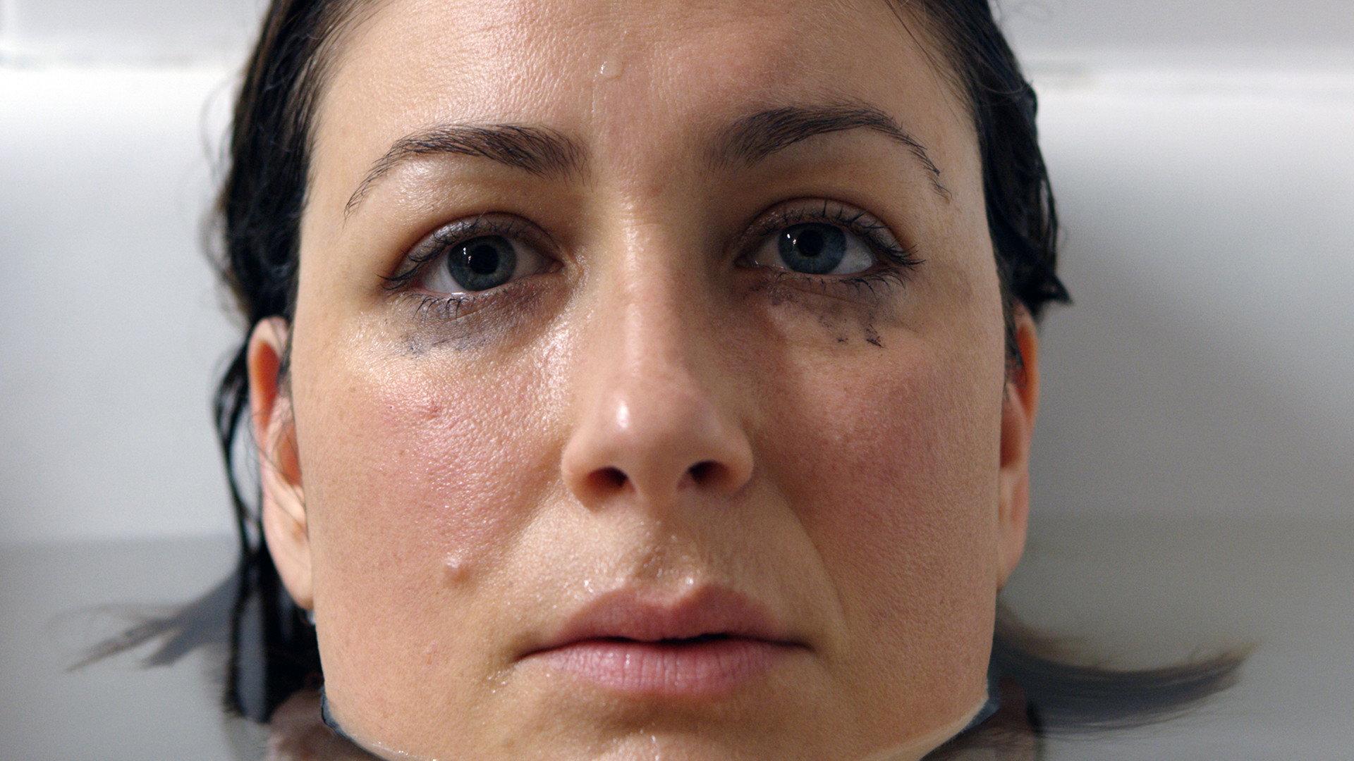 Laura Gets a Cat 2018 movie scene