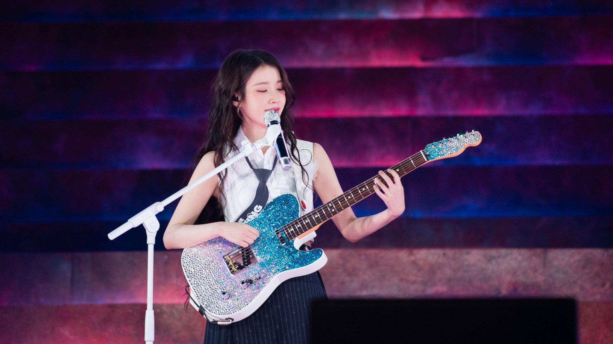 IU CONCERT : THE WINNING 2025 movie scene