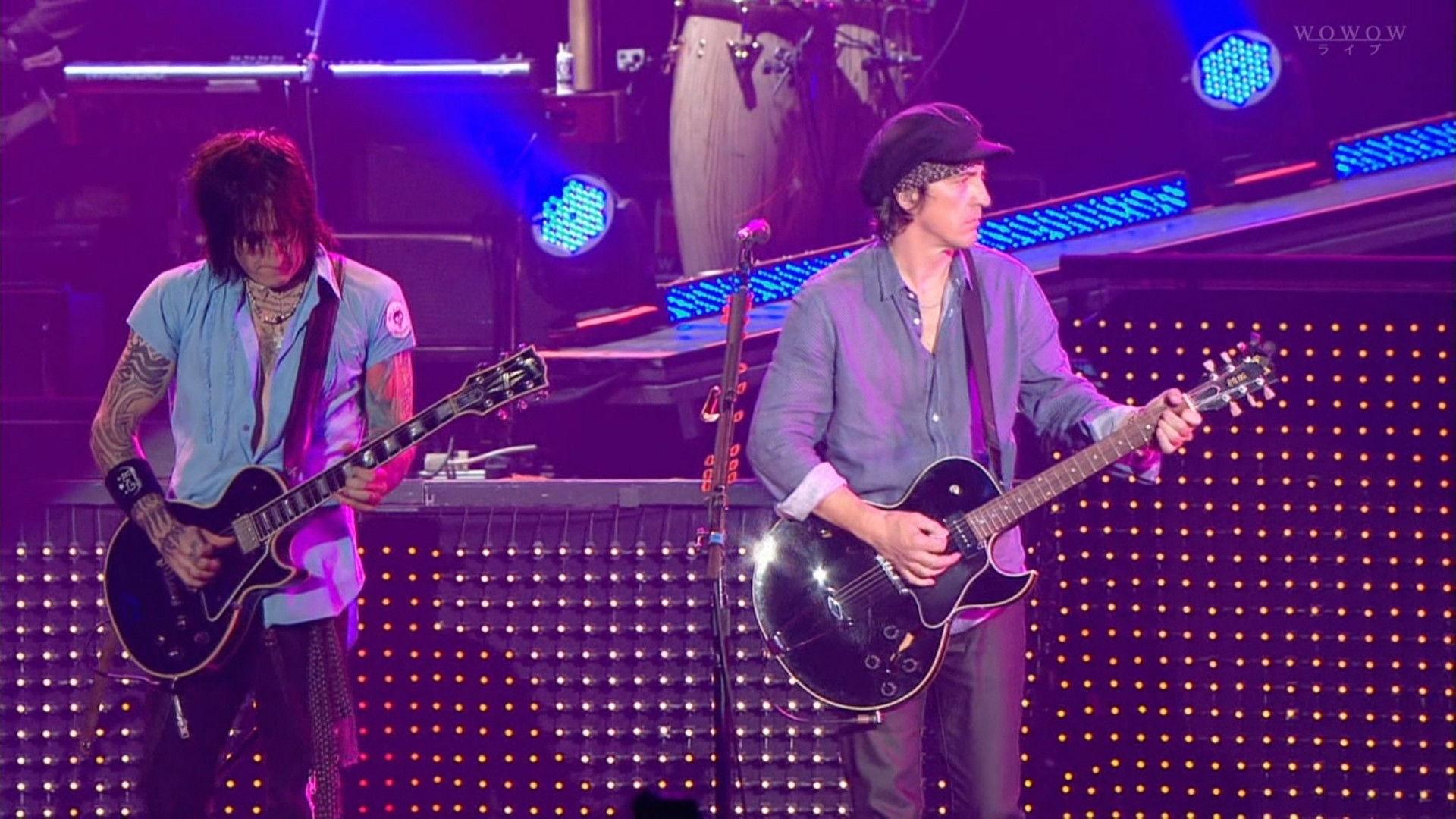 Guns N' Roses - O2 Arena, London 2012 movie scene
