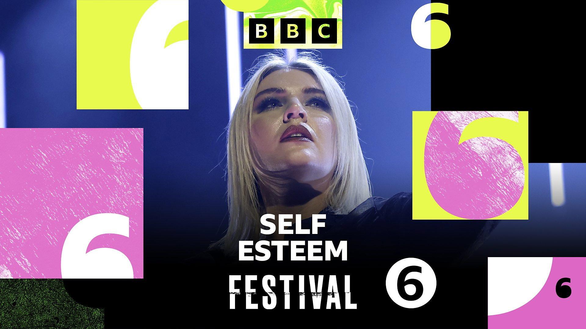 Self Esteem: 6 Music Festival 2022 movie scene