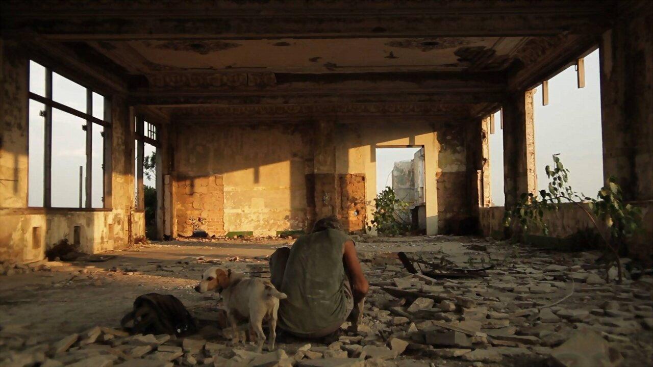 Hotel Nueva Isla 2014 movie scene