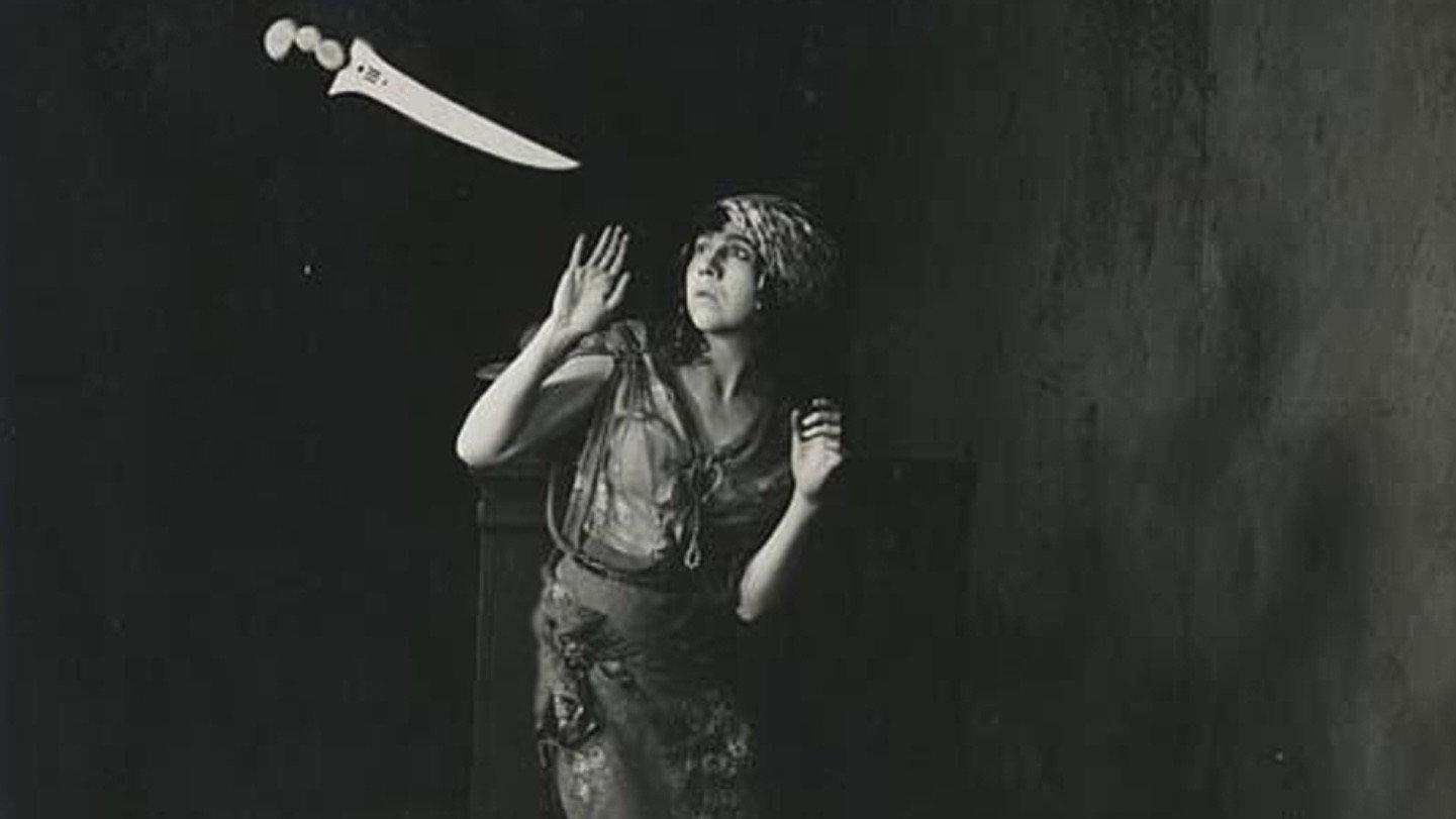 The Yoghi 1916 movie scene