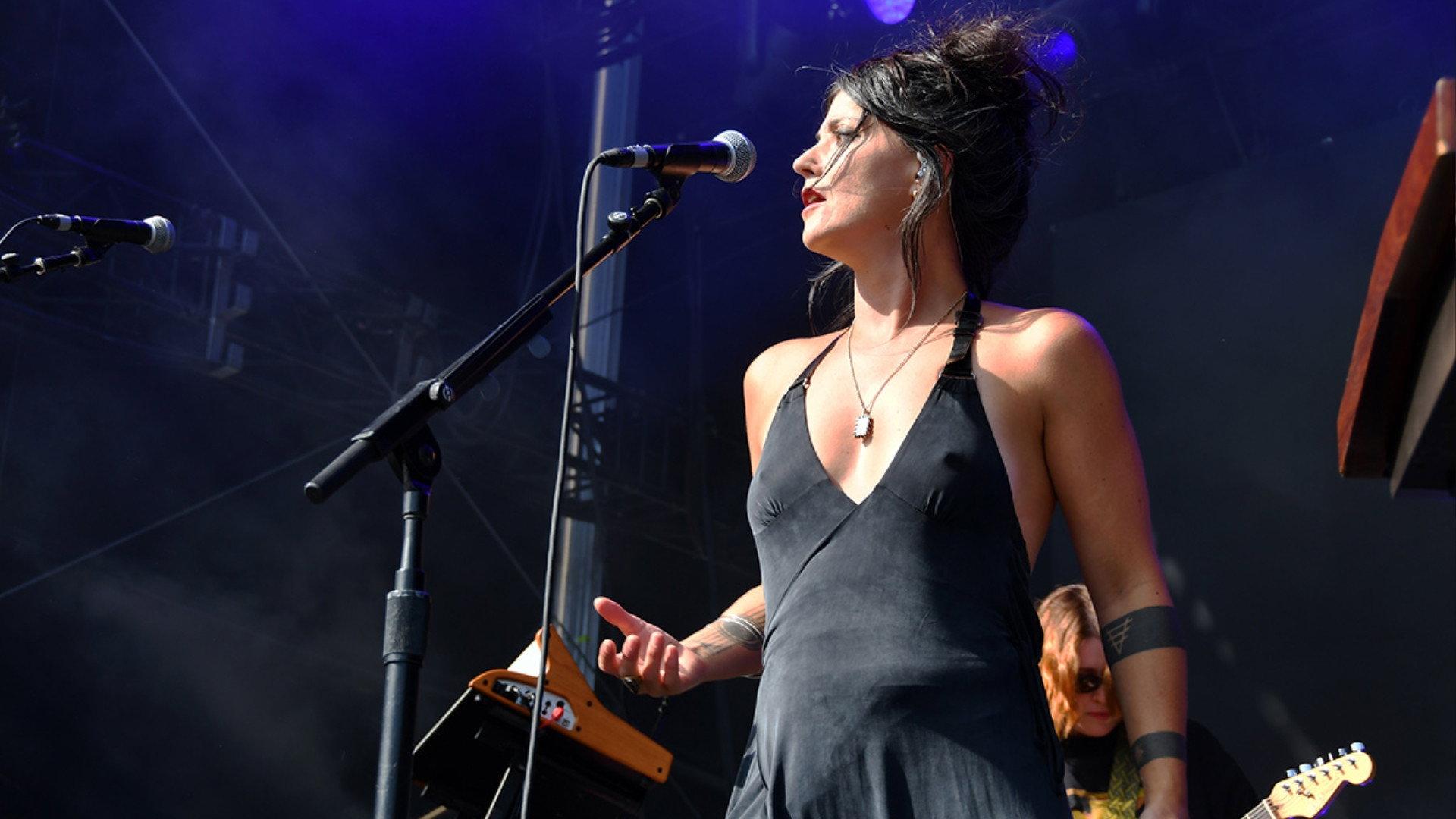 Sharon Van Etten & The Attachment Theory - Rock en Seine 2025 2025 movie scene