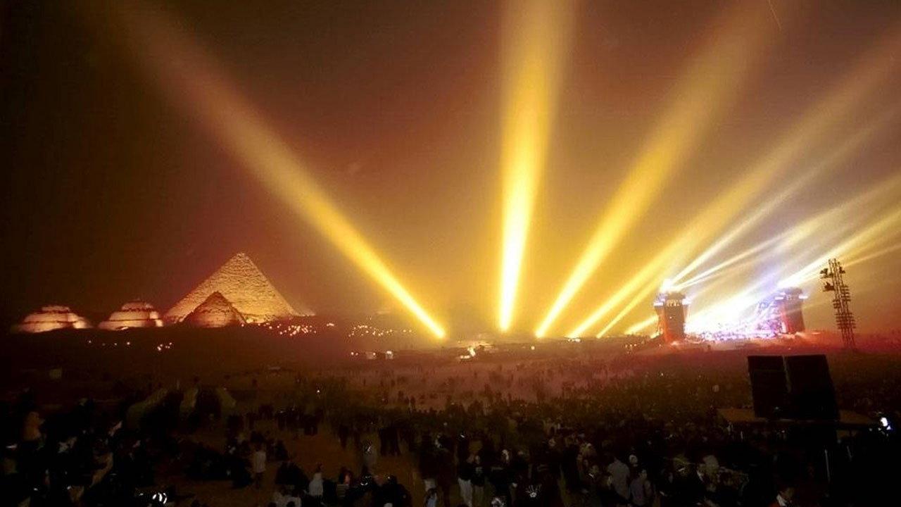 Jean-Michel Jarre - The Twelve Dreams Of The Sun 1999 movie scene