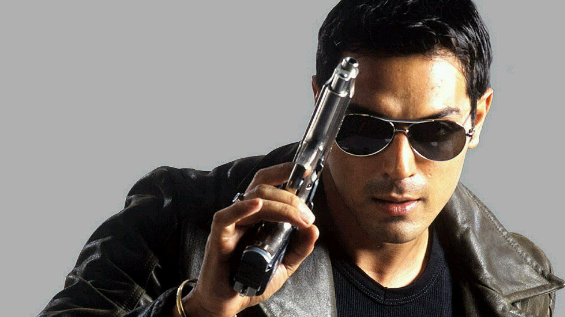 Asambhav 2004 movie scene