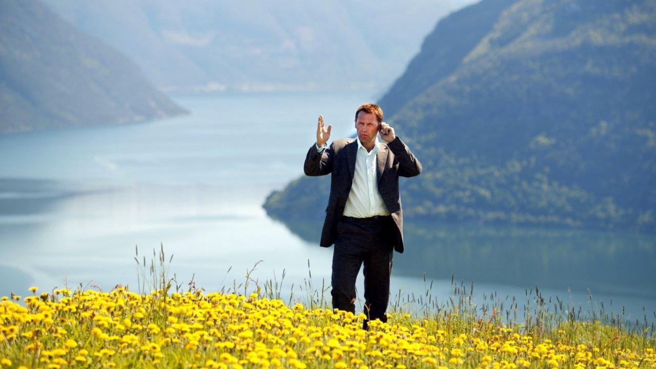 An Enemy of the People 2005 movie scene