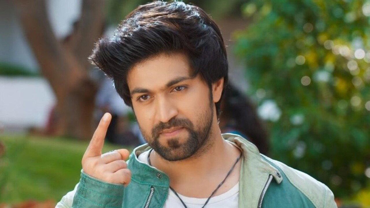 Santhu Straight Forward 2016 movie scene