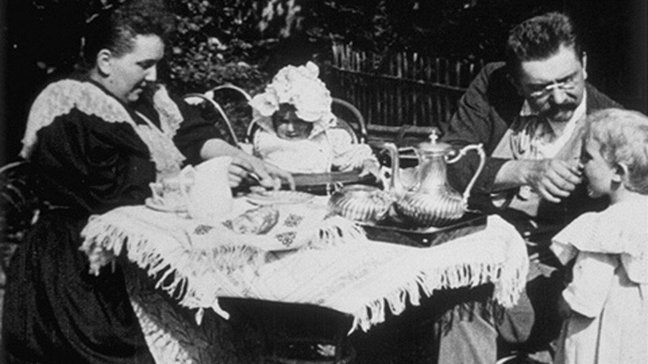 Repas en famille 1896 movie scene
