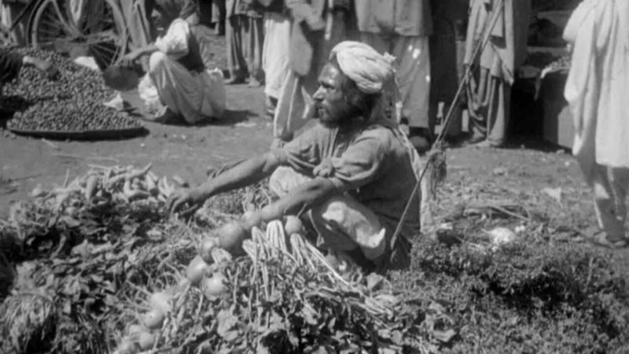 An Eastern Market 1928 movie scene