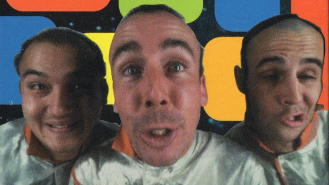 Supernova - Last in Space 1996 movie scene