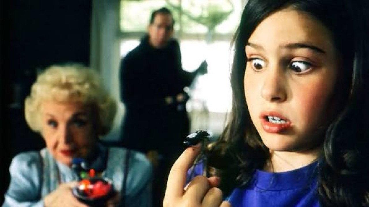 Bug Off! 2001 movie scene