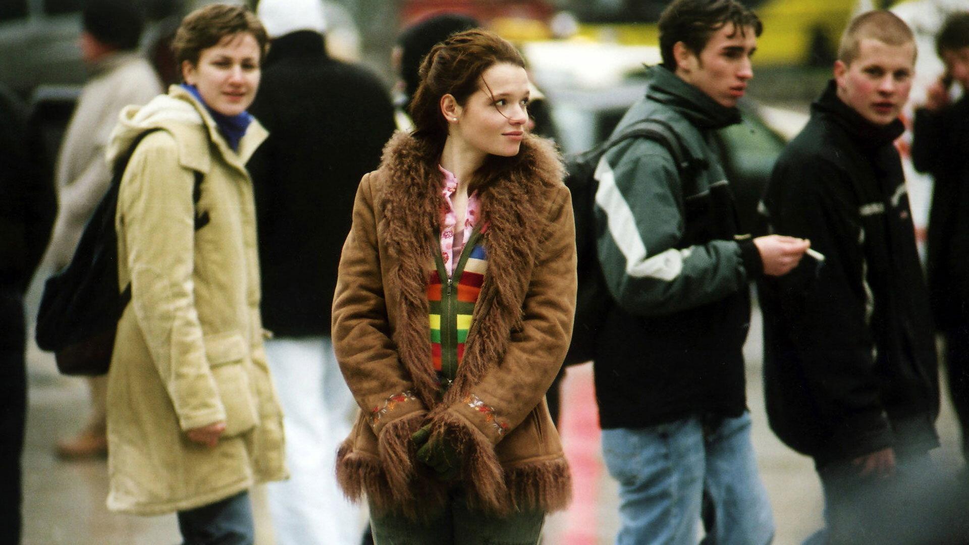 Royal News 2004 movie scene