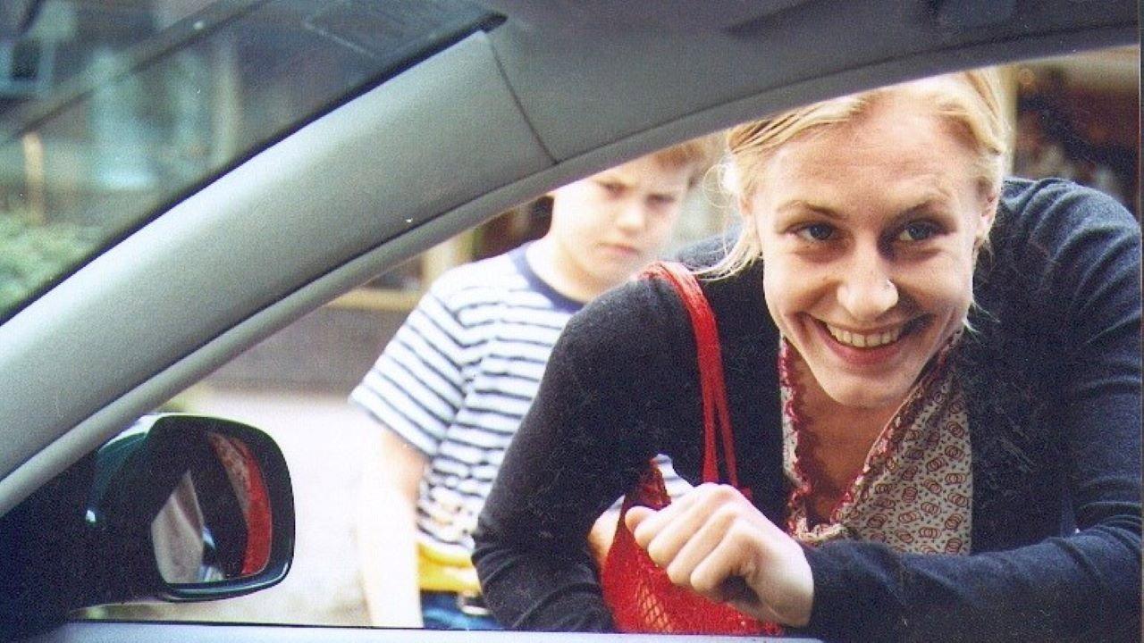 Driving Volkswagen 2004 movie scene