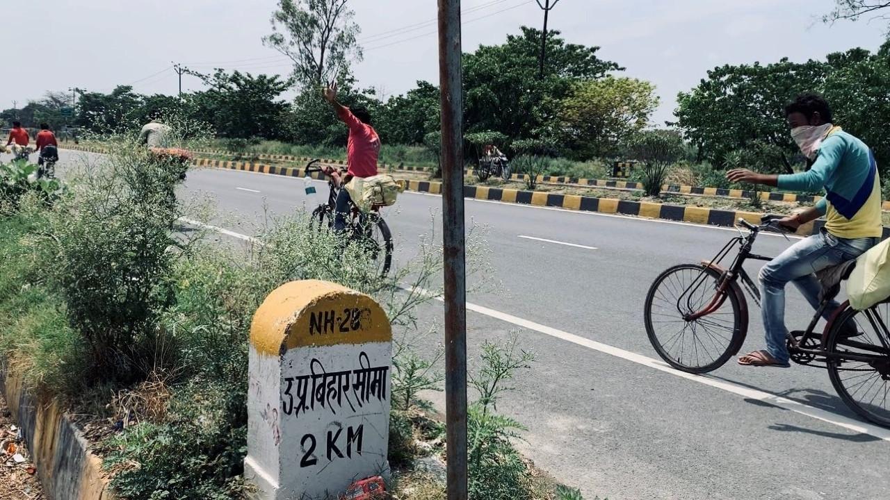 1232 KMs 2021 movie scene