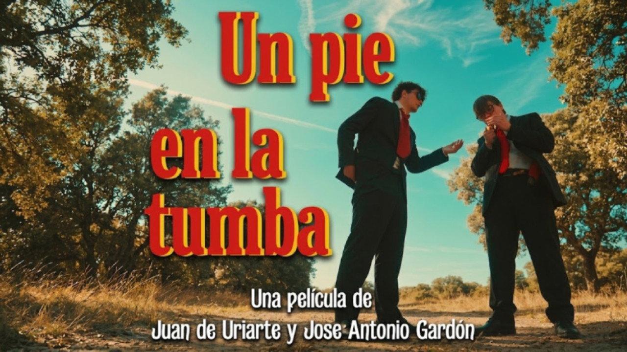Un pie en la tumba 2026 movie scene