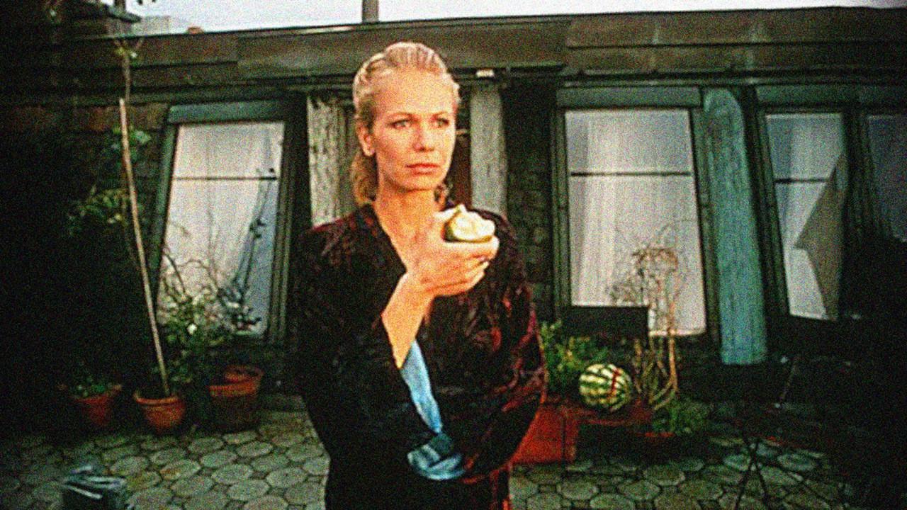 Das rote Strumpfband 1999 movie scene
