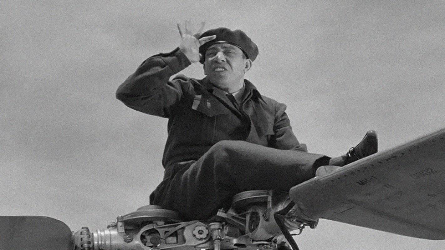 Ismail Yassine in the Air Force 1959 movie scene