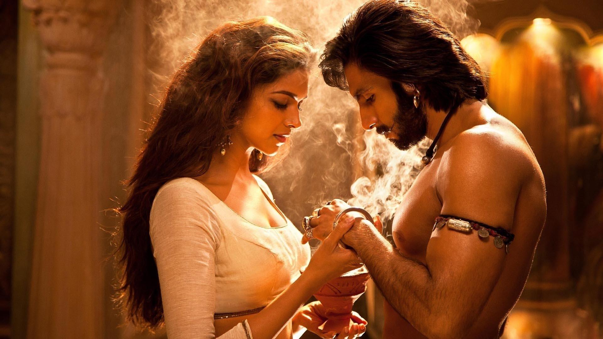 Goliyon Ki Raasleela Ram-Leela 2013 movie scene