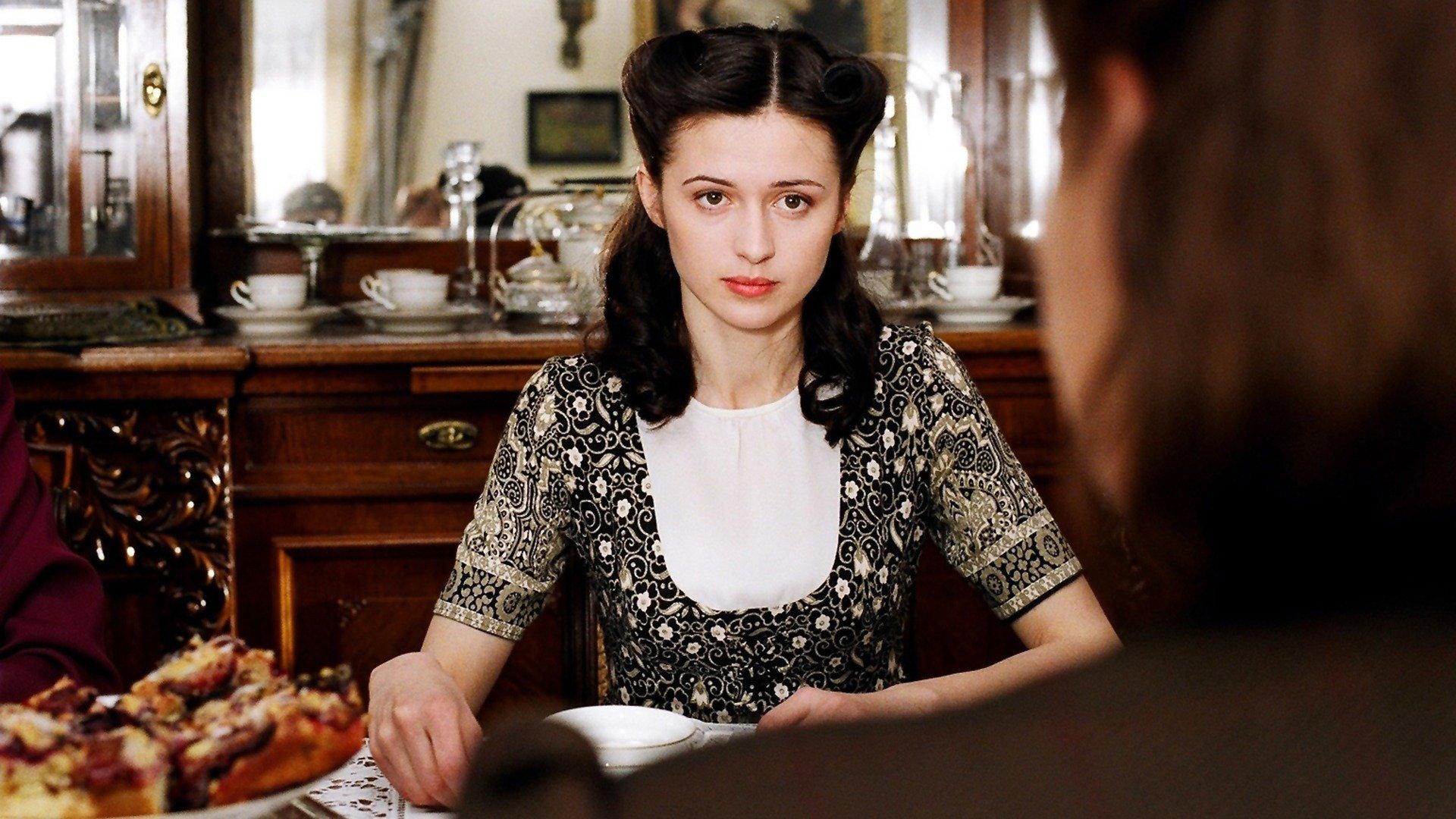 Nina's Journey 2005 movie scene