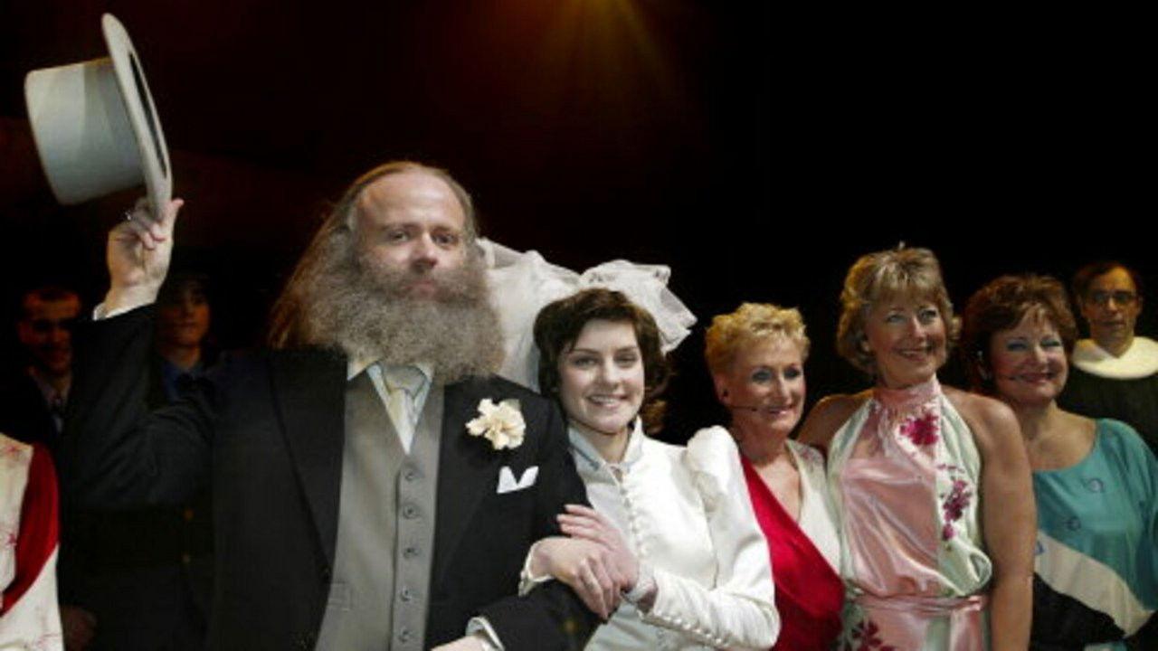 Simon 2004 movie scene