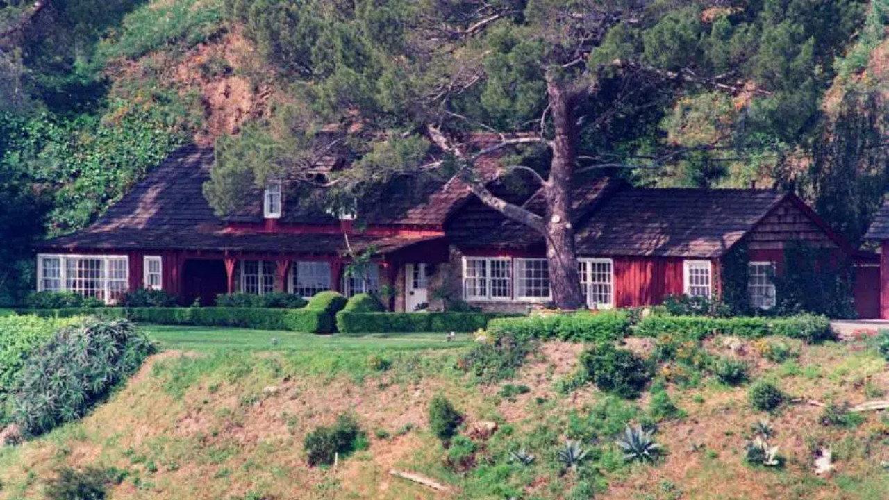 Haunted Homes of Hollywood 2018 movie scene