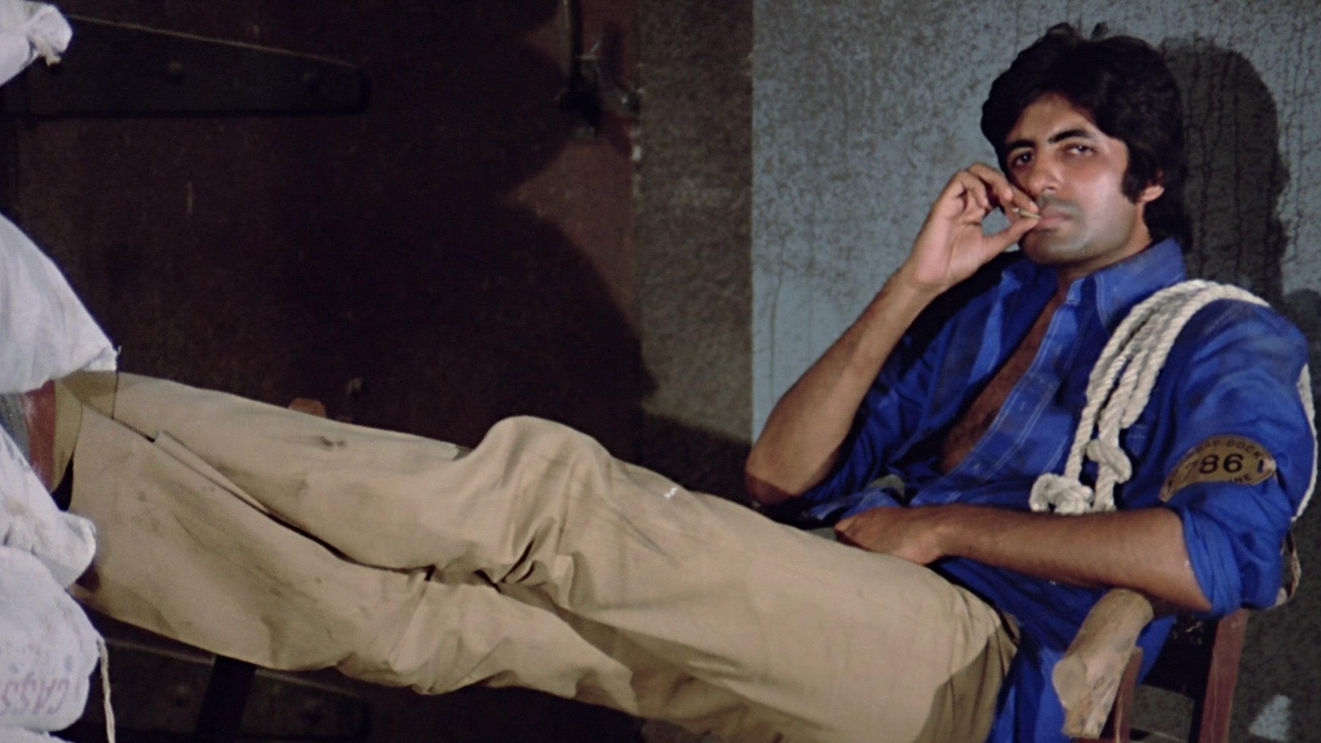Deewaar 1975 movie scene