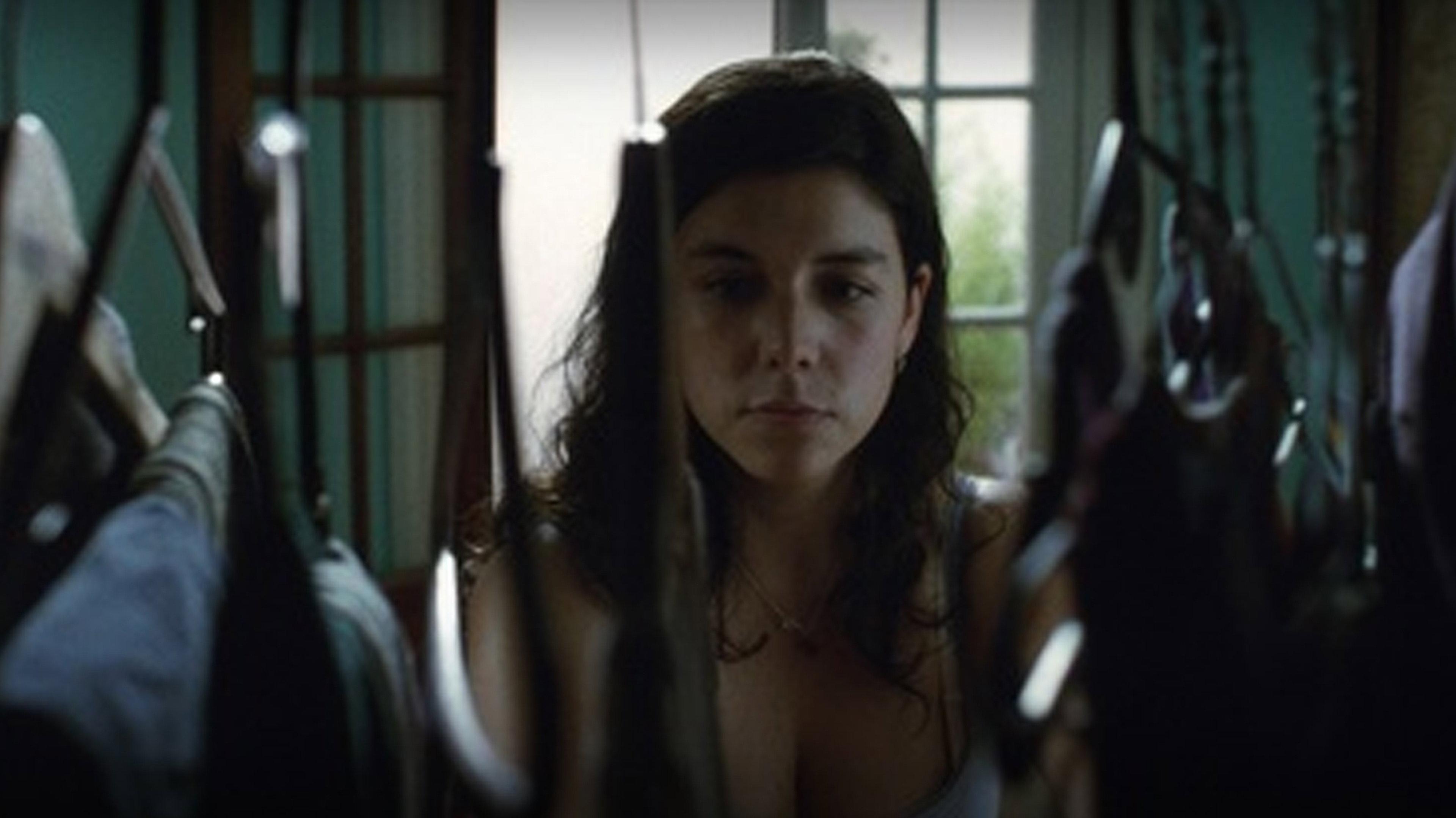 Alicia 2010 movie scene