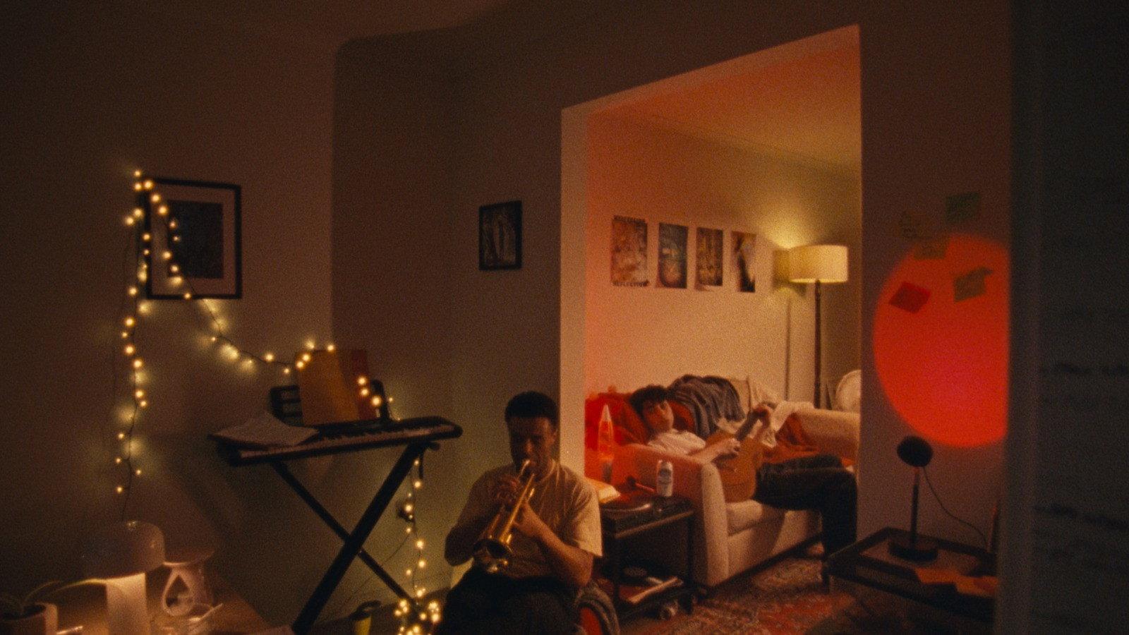 Guideprice 1100pcm, 1 Bed Flat to Rent  movie scene