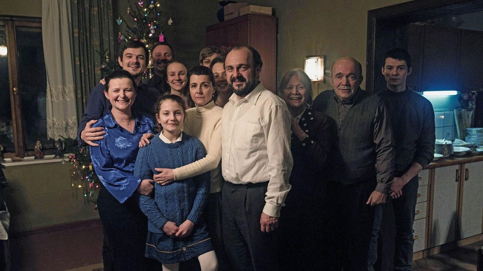 Silent Night 2017 movie scene