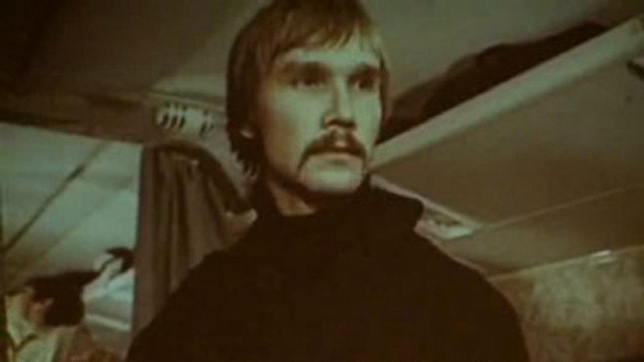 Alarm 1983 movie scene