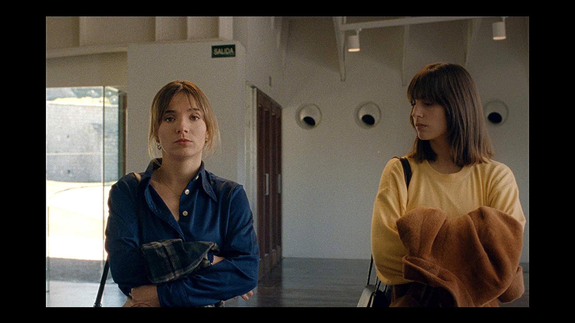 Las llamas del sol 2019 movie scene