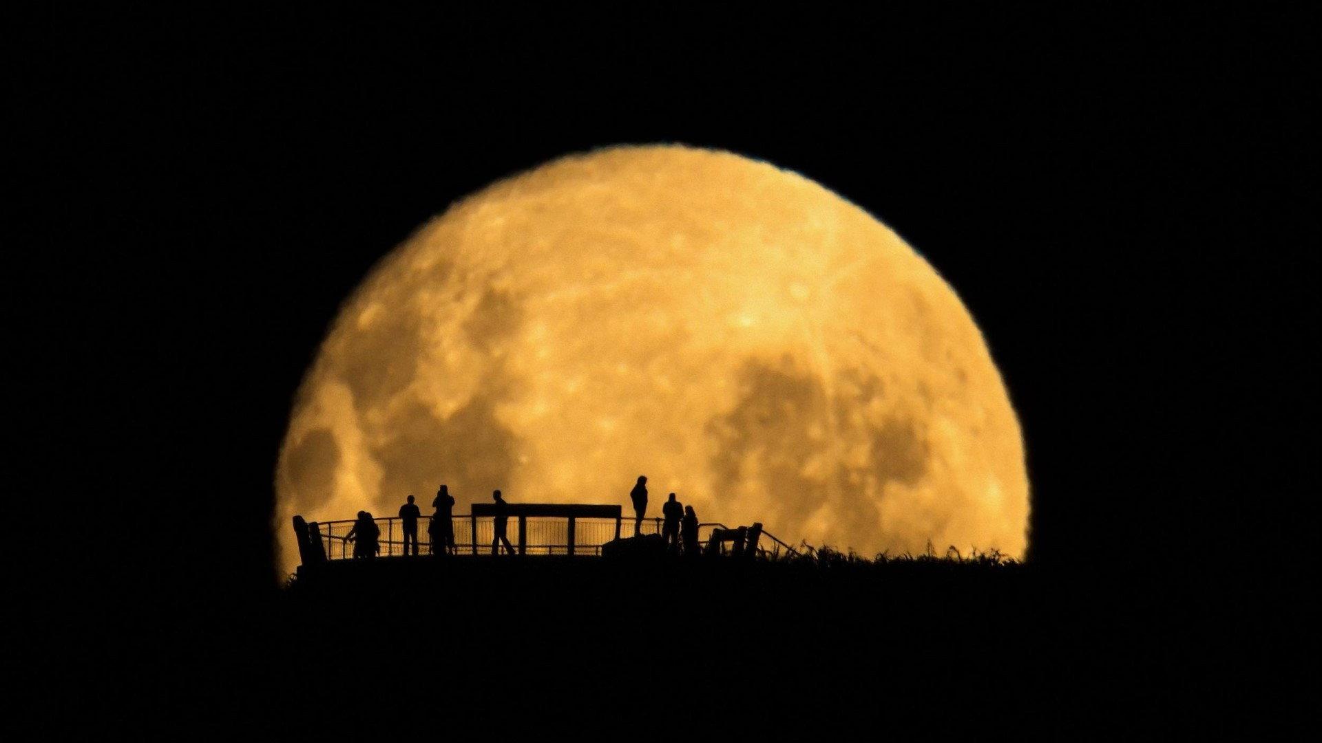 Wonders of the Moon 2018 movie scene