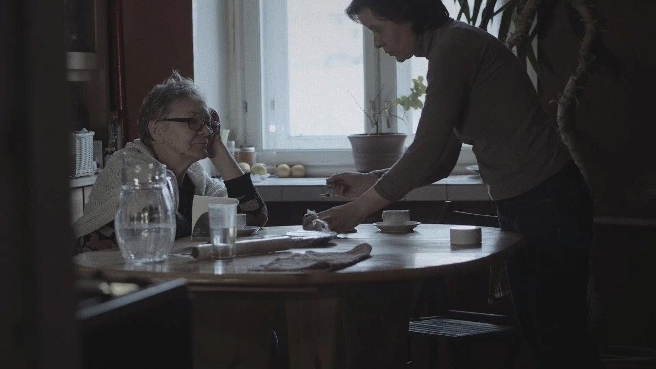 Ptitsa 2022 movie scene