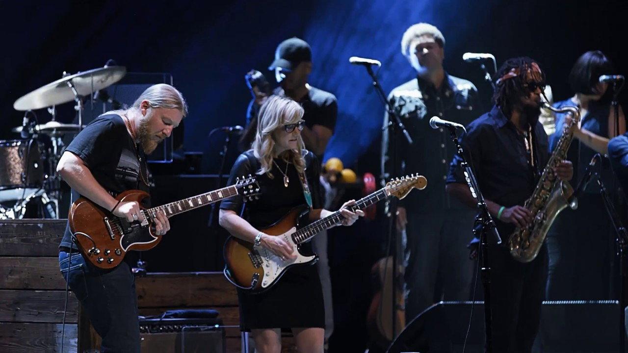 Tedeschi Trucks Band - Live from the Fox Oakland 2017 movie scene