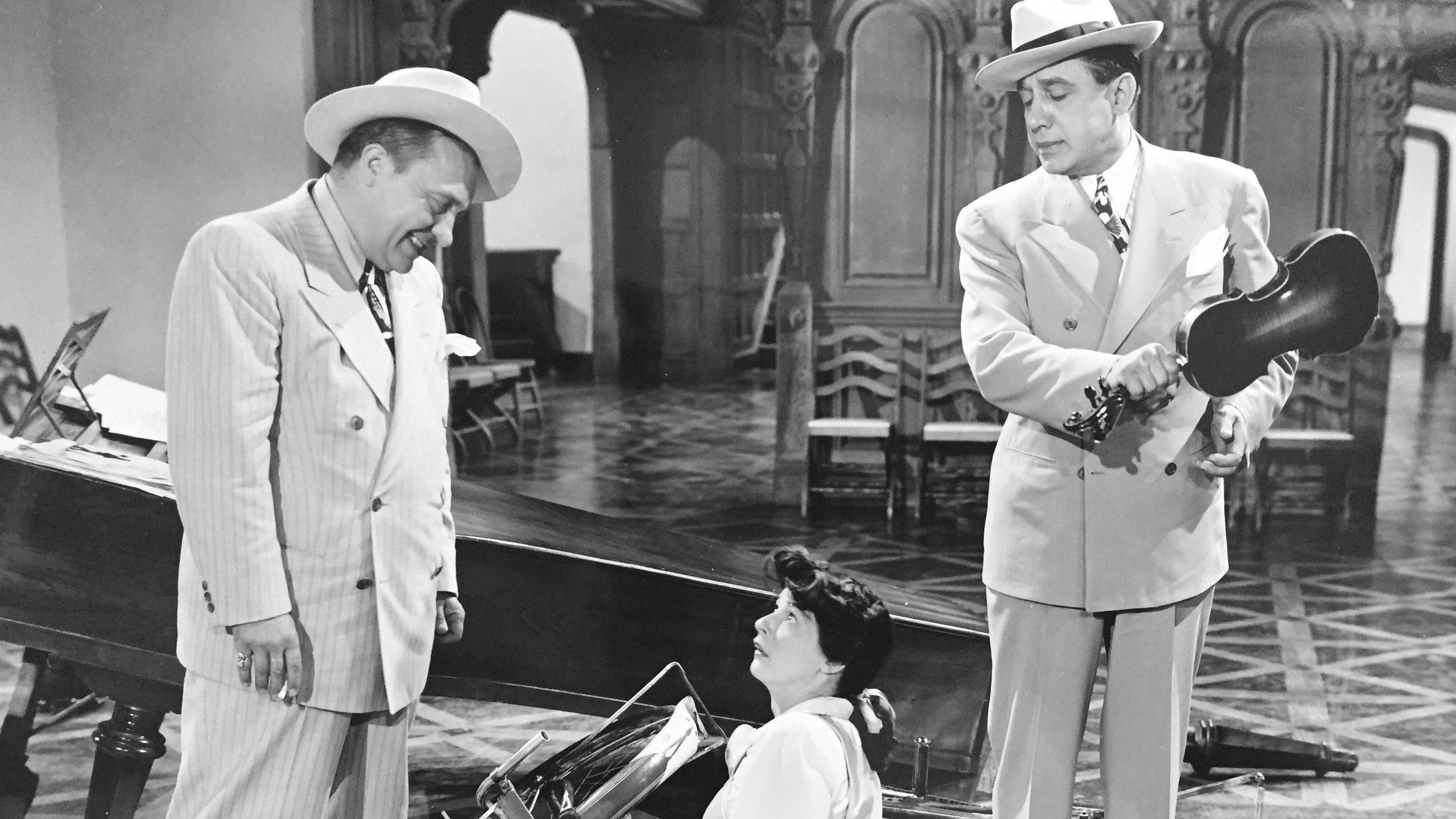 Crazy House 1943 movie scene